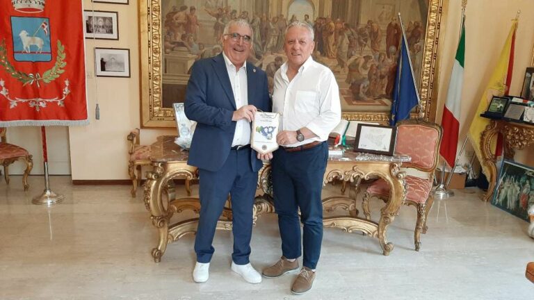 Lions e Anci Sicilia insieme per ambiente, periferie e migranti. Incontro tra il presidente Amenta e il governatore Buscema