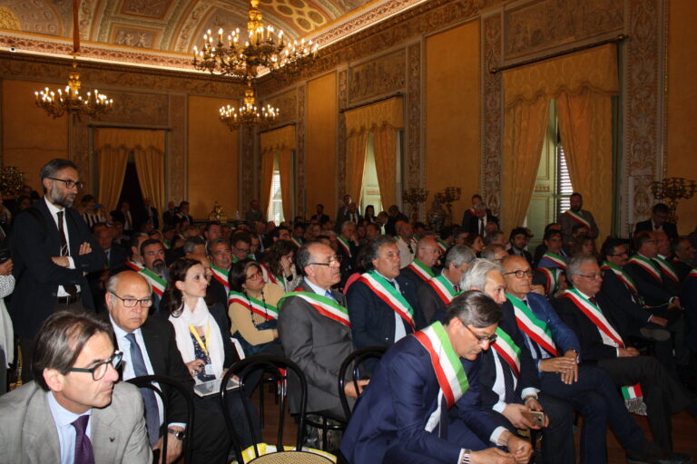 OLTRE 200 SINDACI SICILIANI A PALAZZO DEI NORMANNI INCONTRO CON I PRESIDENTI CROCETTA E ARDIZZONE