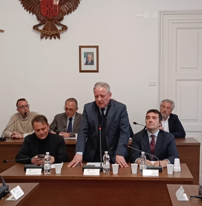 ANCI Sicilia a Niscemi: “Il nostro abbraccio al Comune, stop Imu e Tari per i cittadini”