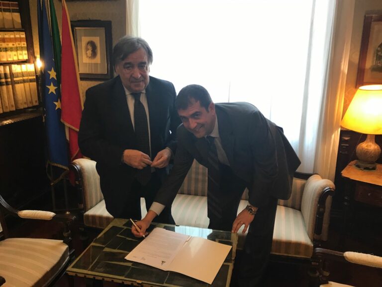 Sostenibilita’ ambientale ed energie rinnovabili AnciSicilia e Sicilesco firmano un accordo per favorirne la diffusione